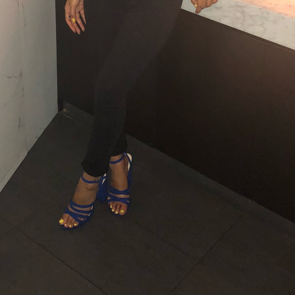 Forever 21 blue velvet chunky heel